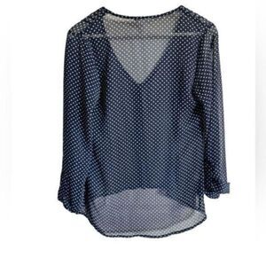 EUC - KIRRA Women’s Navy/White Polka Dot V Neck Cuff Sleeve Blouse - Size XS